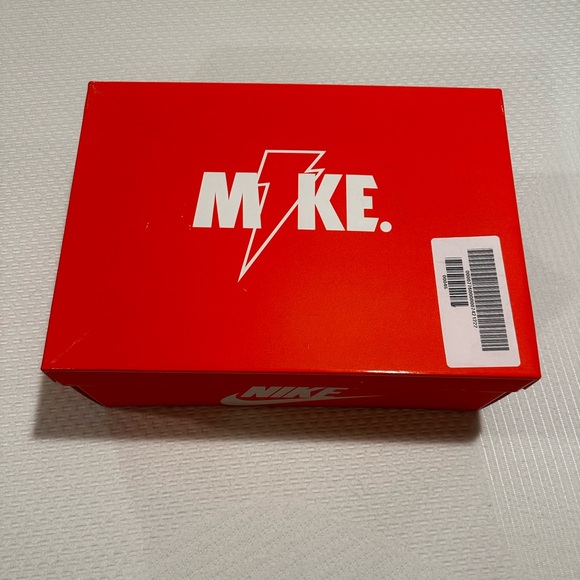 Air Jordan 1 Retro “Like Mike” - Picture 9 of 10